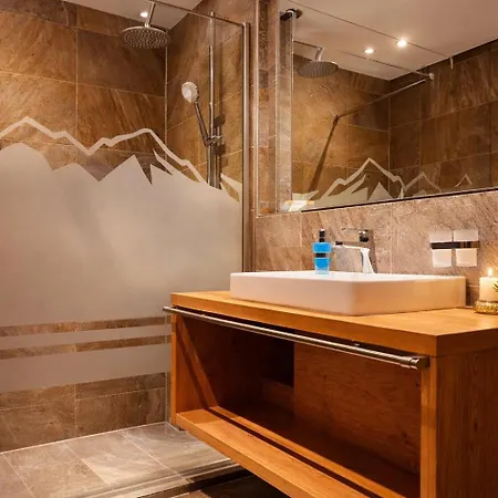 Biancas Luxury Close Ischgl & Pool Ganze Apartment