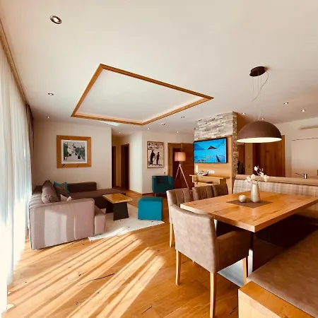 Biancas Luxury Close Ischgl & Pool Ganze Daire *