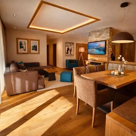 Biancas Luxury Close Ischgl & Pool Ganze